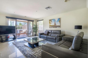 Château Soleil - Spacious Beachside Comfort